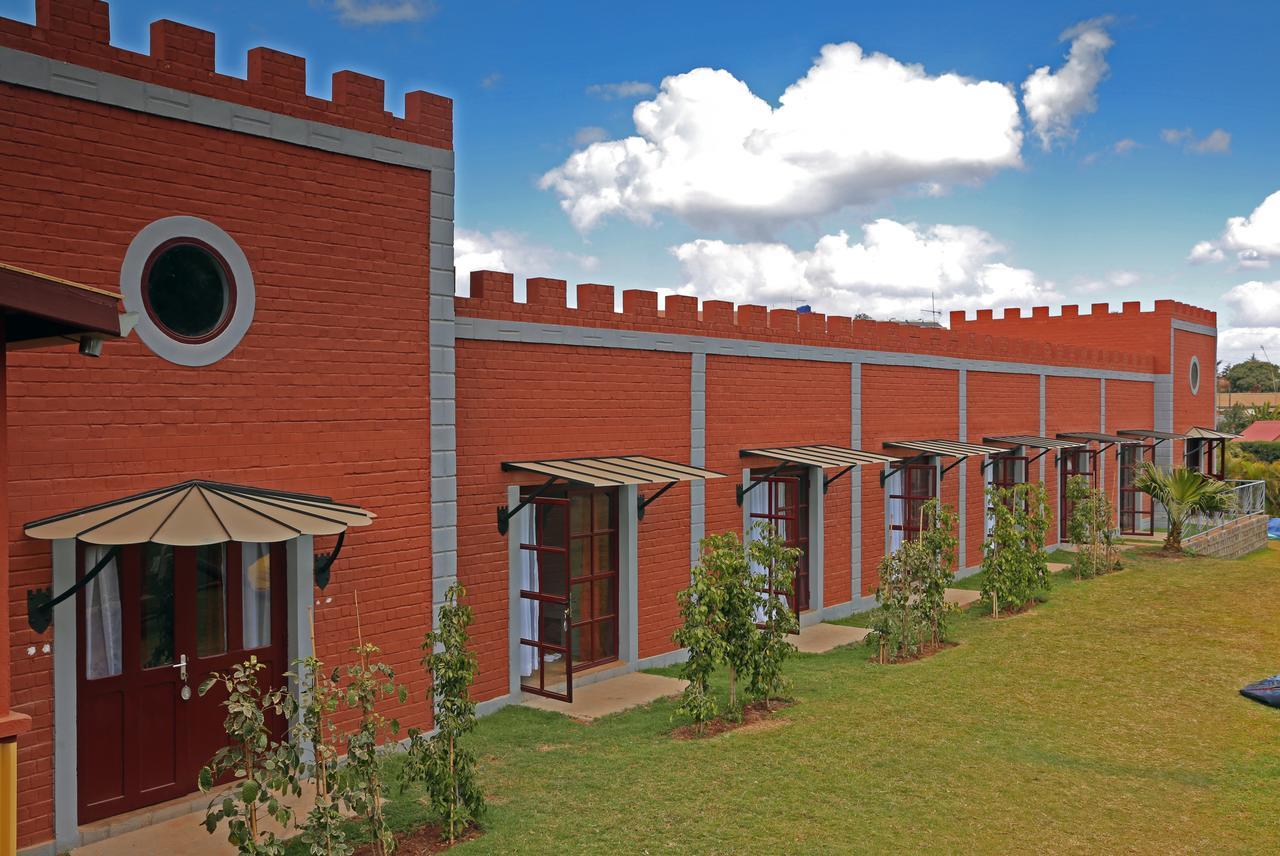 Le Chat'O Park Hotel Ivato Airport Navette Gratuite H24 Antananarivo Exterior foto
